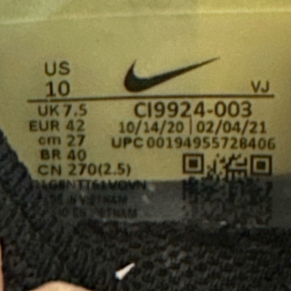 Nike Air Zoom Tempo Next% - Black & White Running Shoe - C19924-003 - Ladies 10 - Picture 6 of 7